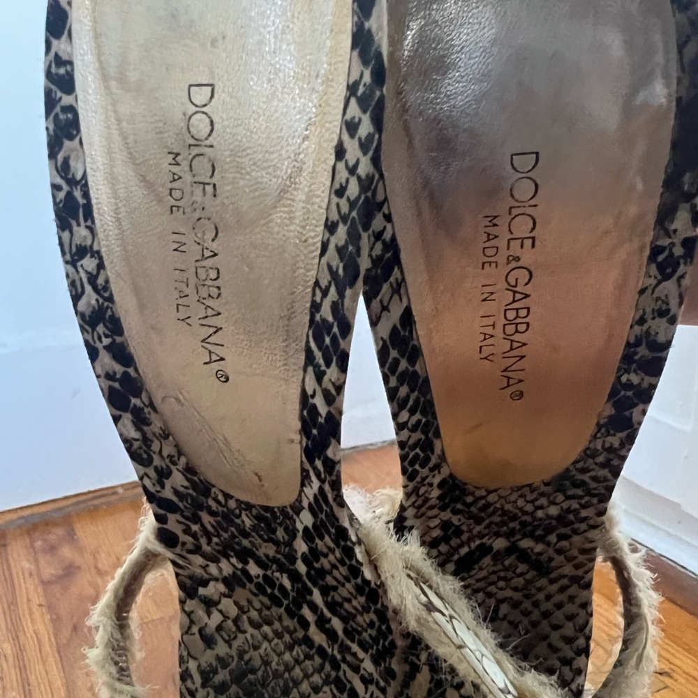 Dolce & Gabbana Women's Black Snakeskin kitten heels